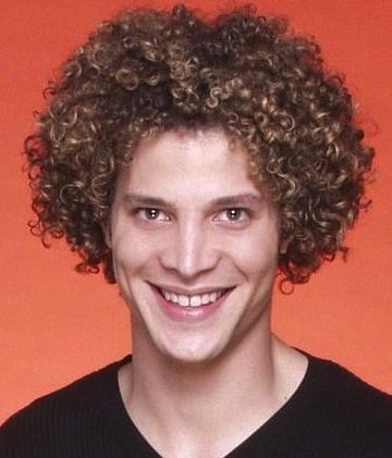 the classic jewfro hairstyle 